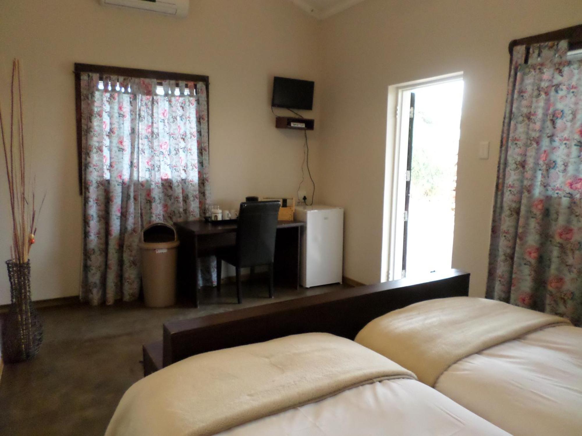 Out Of Nature Country Lodge Windhoek Exterior foto